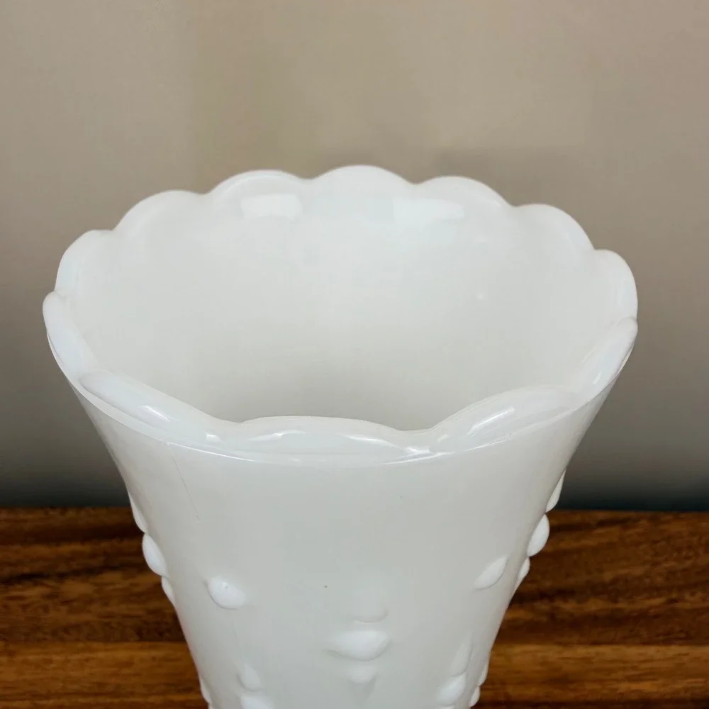 Anchor Hocking Teardrop Pearl Milk Glass Vase Scalloped Edge Vintage White 7.5in